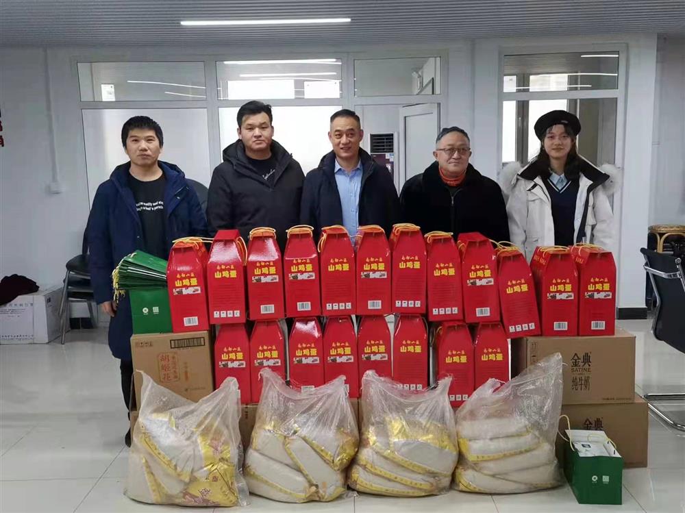 情牵小年送温暖 助力振兴暖民心 伟德国际victor1946走访楚家庄帮扶村