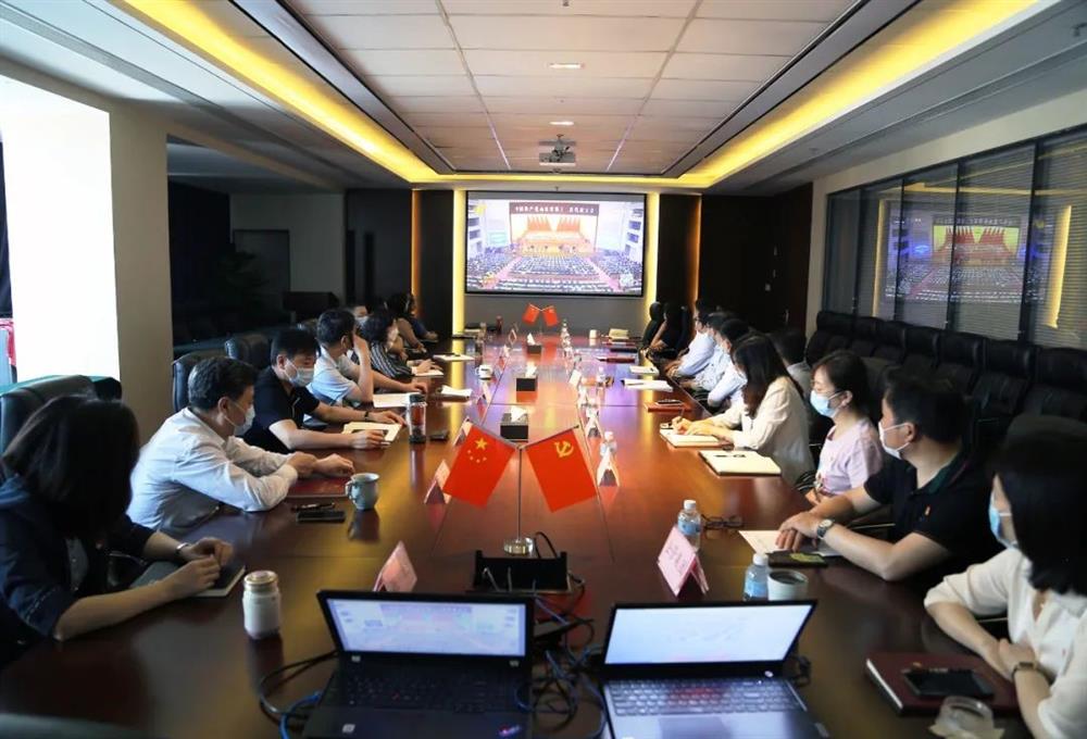 伟德国际victor1946组织收听收看省第十二次党代会开幕式实况