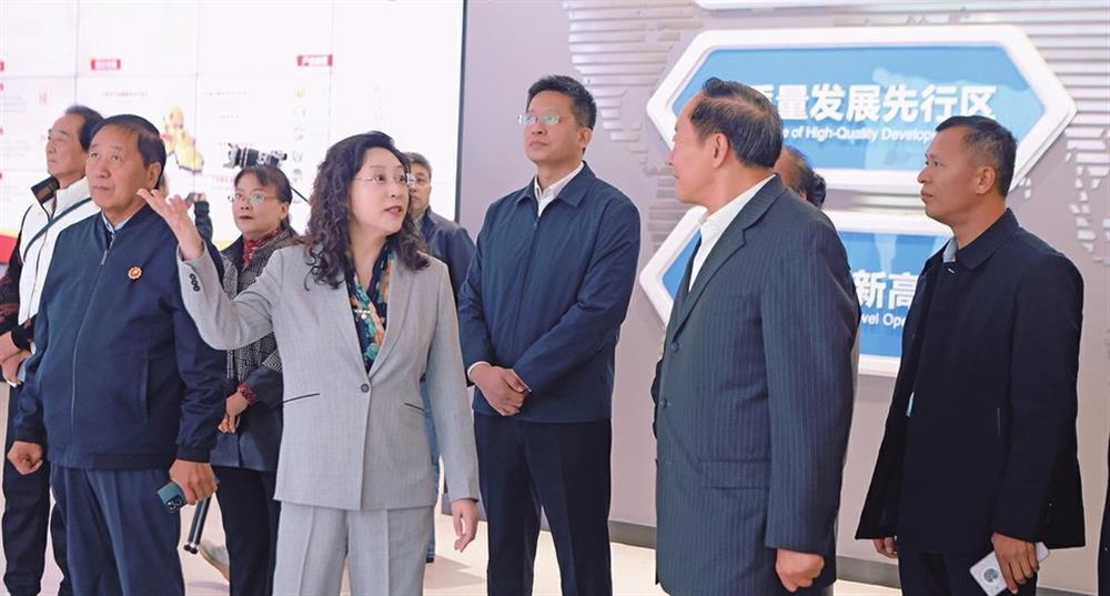 媒体聚焦 |伟德国际victor1946： 争当引进与培育产业发展的“排头兵”